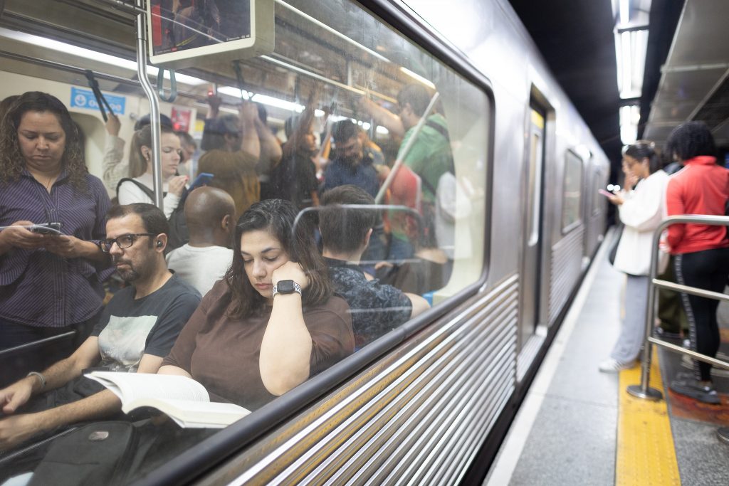 metrô passageiros